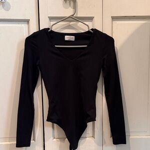 Babaton Black Contour V-Neck Long Sleeve Bodysuit
